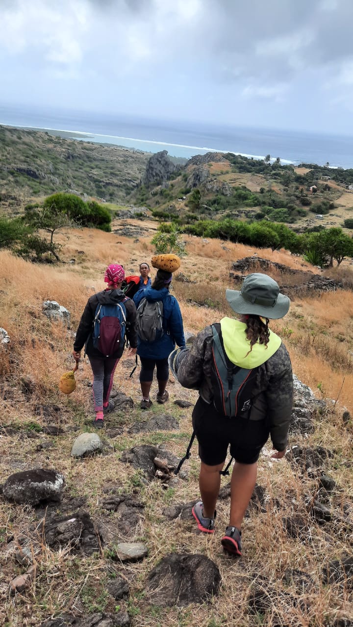 Carmela - Hiking Guide